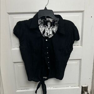 Black Tie-Front Short Sleeve Blouse with Lace Back - Hellum